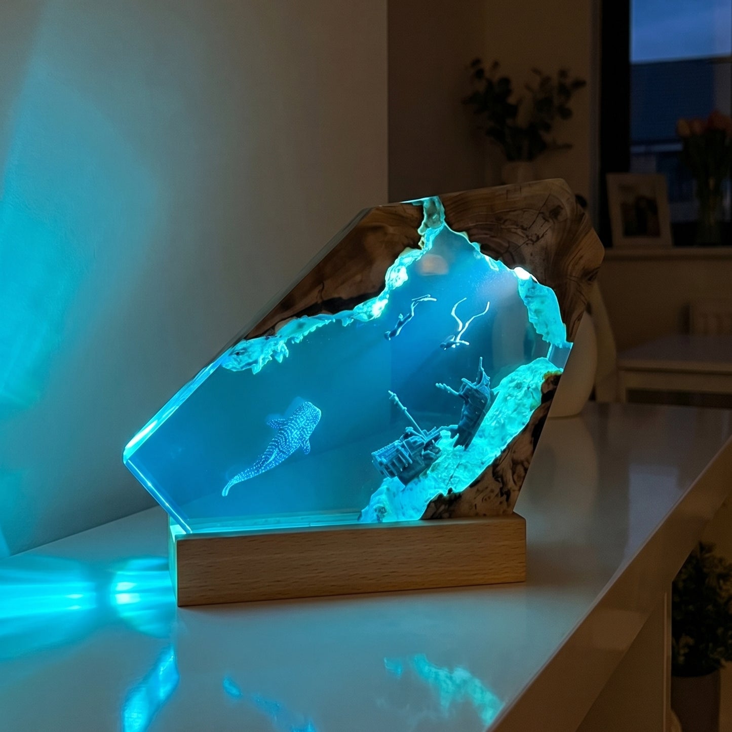 Valorie's Creation - Sea Life Ocean Resin Lamp